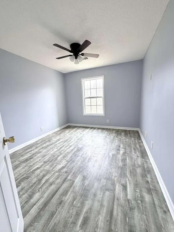 1022 Harding Dr, Clarksville, TN 37042
