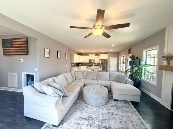 391 Kristie Michelle Ln, Clarksville, TN 37042
