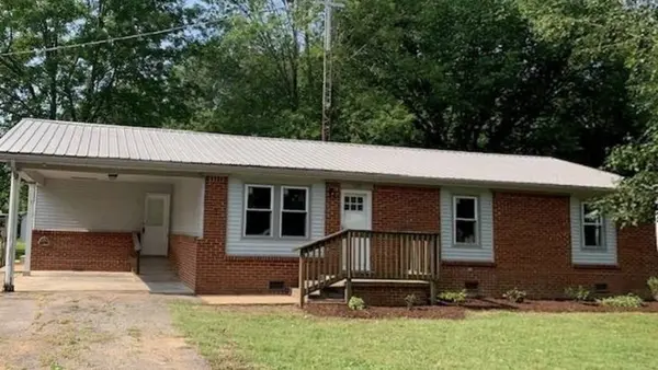 225 Smith St, Puryear, TN 38251