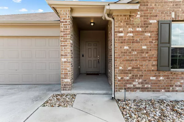 203 Helen RD, Hutto, TX 78634