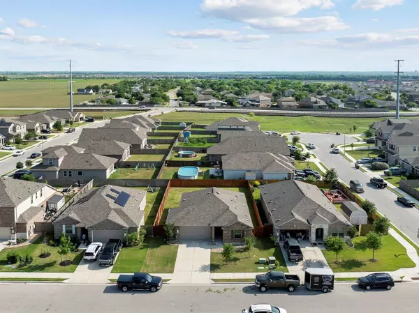 203 Helen RD, Hutto, TX 78634