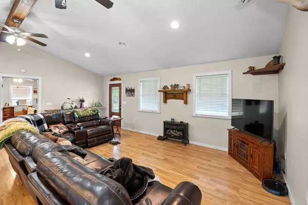 4771 County Road 473, Elgin, TX 76578