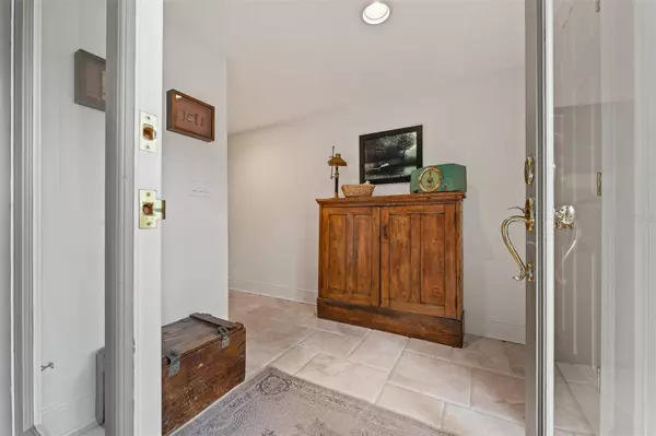 203 WEEPING ELM LN, Longwood, FL 32779