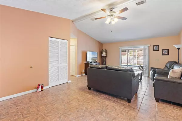 2213 NEEDLE PALM DR, Edgewater, FL 32141