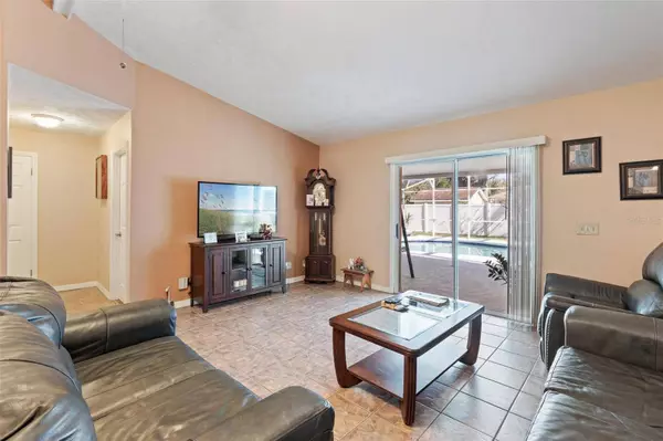 2213 NEEDLE PALM DR, Edgewater, FL 32141