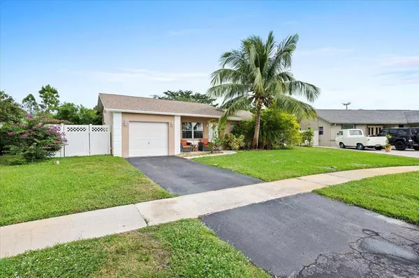 19309 Carolina CIR, Boca Raton, FL 33434