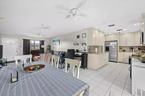 19309 Carolina CIR, Boca Raton, FL 33434