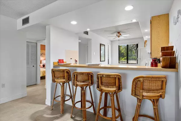 2421 Village BLVD 206, West Palm Beach, FL 33409