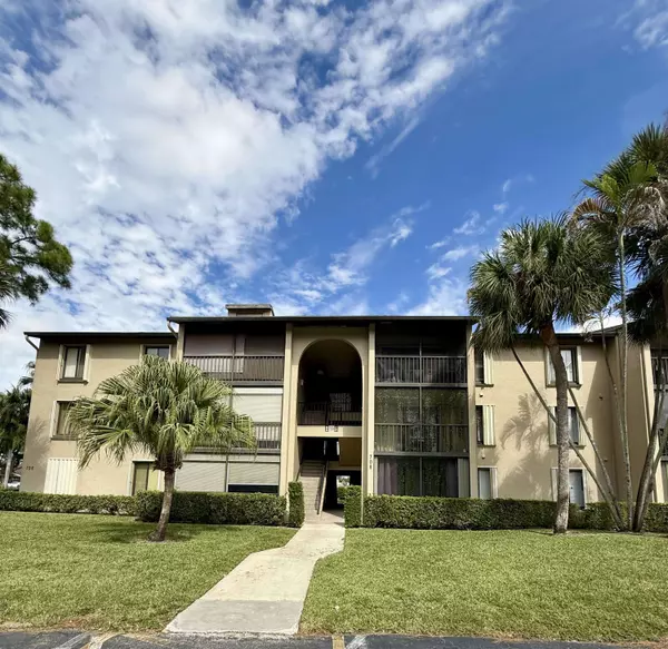 708 Sunny Pine WAY B1, Greenacres, FL 33463