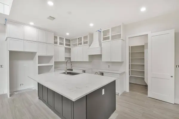 40 Trellis Ct, Conroe, TX 77304