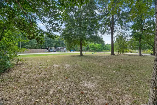 1657 County Road 3404, Cleveland, TX 77327