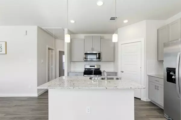 216 Shore Pointe Ct, Montgomery, TX 77316