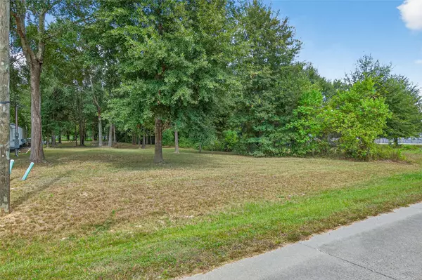 1657 County Road 3404, Cleveland, TX 77327