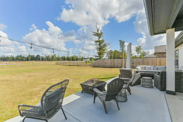 6138 Hazel Lake Dr, Conroe, TX 77303