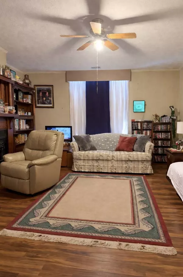 820 Highway 52 East #E, Portland, TN 37148