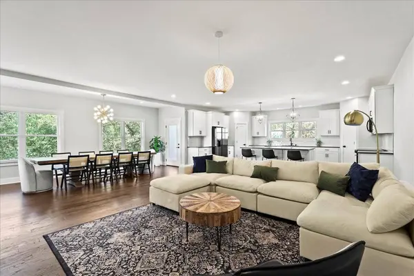 1227 N Avondale Cir, Nashville, TN 37207