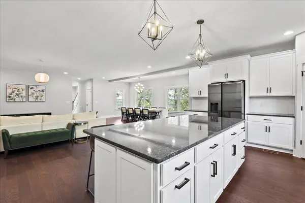 1227 N Avondale Cir, Nashville, TN 37207