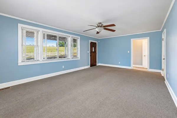 583 Brattontown Cir, Lafayette, TN 37083