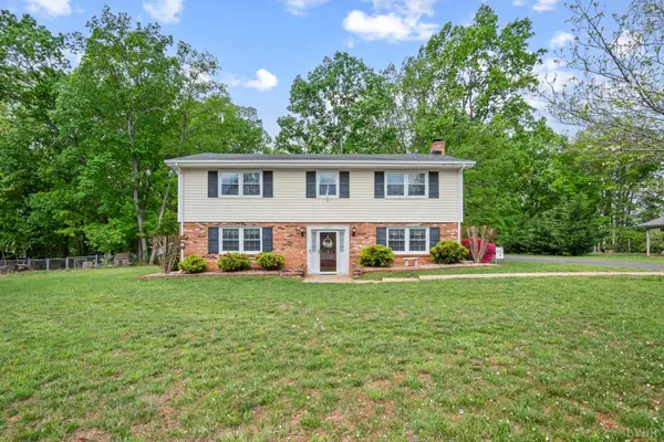 107 Forest Park DR, Forest, VA 24551