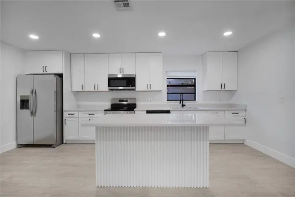 325 N HART BLVD, Orlando, FL 32835