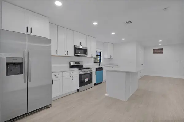 325 N HART BLVD, Orlando, FL 32835