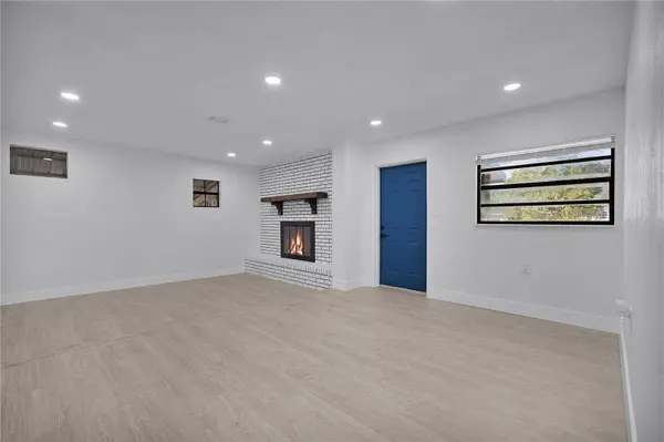 325 N HART BLVD, Orlando, FL 32835