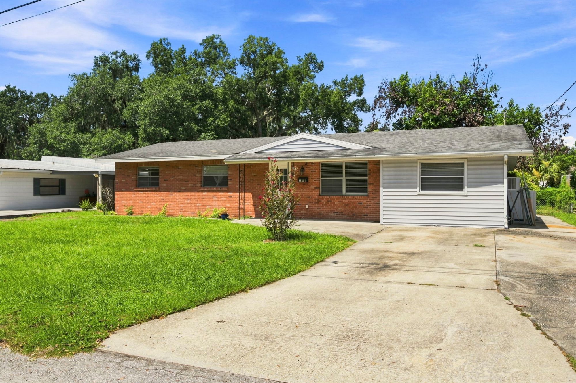 Front exterior of 1655 N Floral Avenue in Bartow, Florida