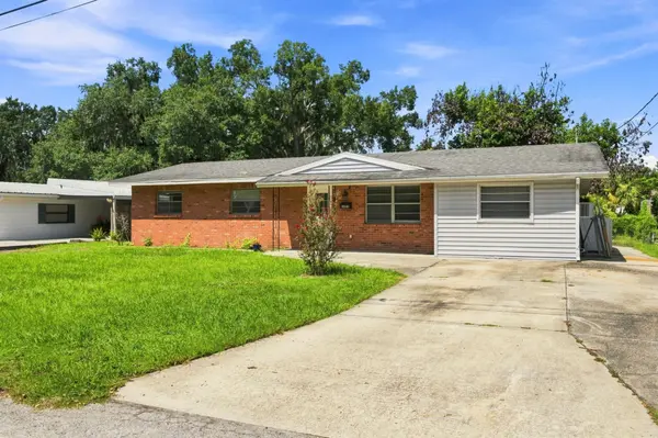 Home for Sale in Bartow, FL with Private Guest Suite | 1655 N Floral Avenue,Victoria LeGrow, P.A