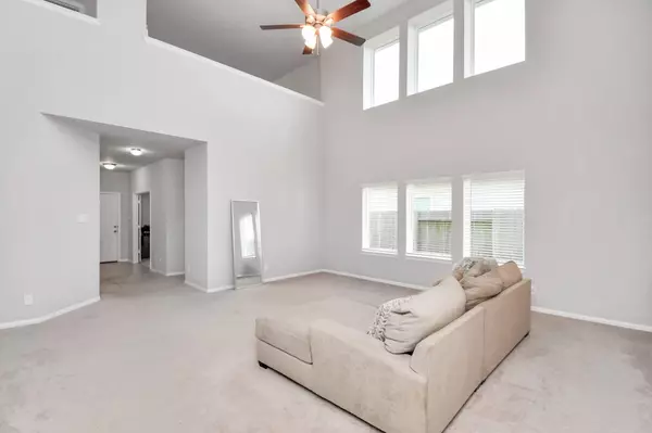 4502 River RD, Richmond, TX 77469