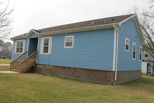 2503 Deats RD, Dickinson, TX 77539