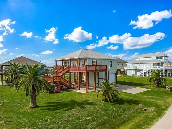 919 Eastview, Crystal Beach, TX 77650