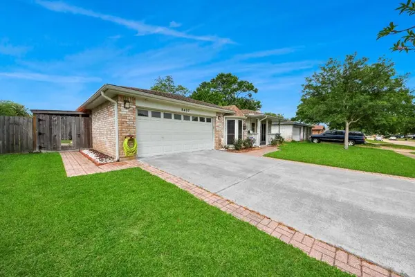 8407 Bandridge RD, La Porte, TX 77571