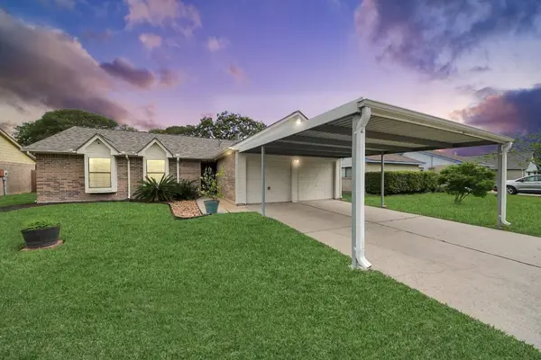 1113 Maple Creek DR, La Porte, TX 77571