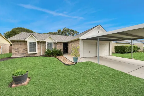 1113 Maple Creek DR, La Porte, TX 77571