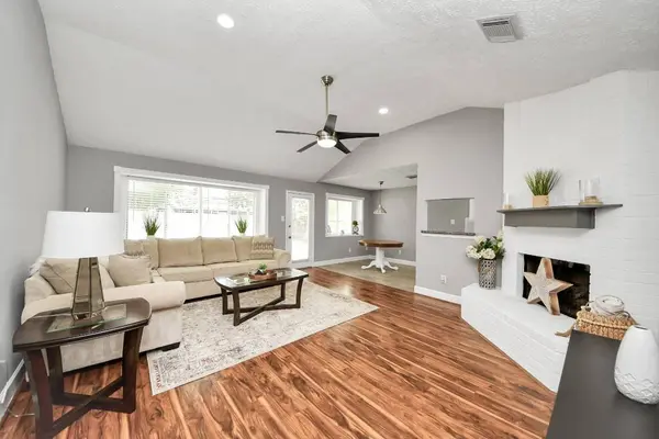 1113 Maple Creek DR, La Porte, TX 77571