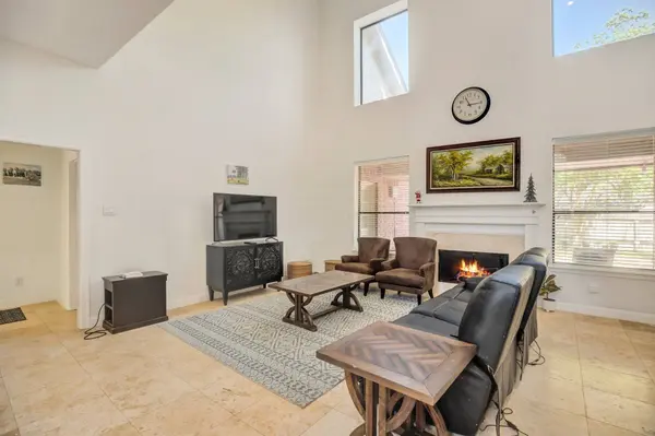 301 Winding Oak LN S, League City, TX 77573