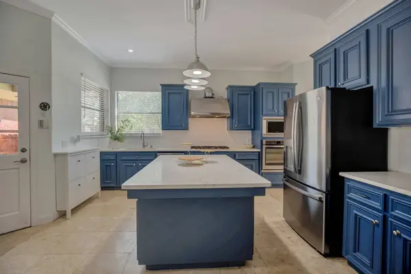 301 Winding Oak LN S, League City, TX 77573