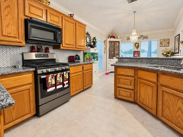 11818 Old Spanish TRL, Santa Fe, TX 77510