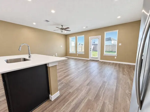 3002 Skyline Mesa DR, Houston, TX 77047