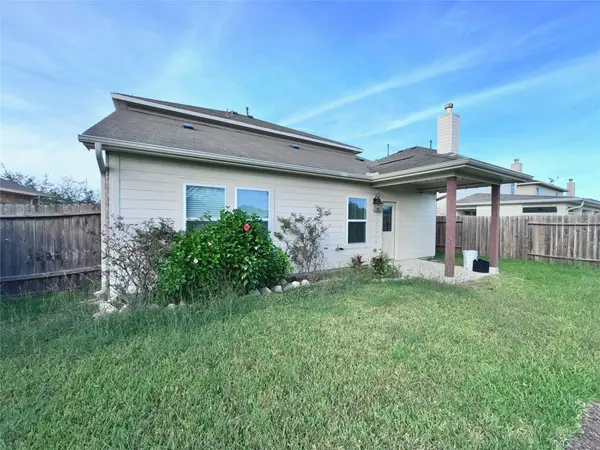11009 Groveshire DR, Texas City, TX 77591