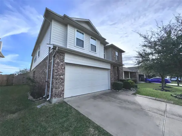 11009 Groveshire DR, Texas City, TX 77591