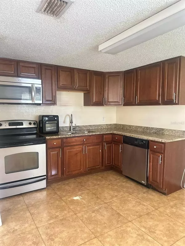 6715 RIVER RD, Tampa, FL 33615