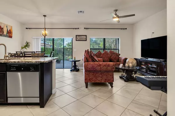 4642 Silver Saw LN, Lake Worth, FL 33463