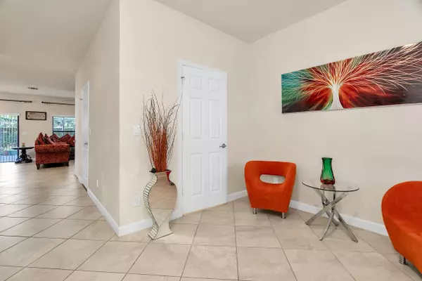 4642 Silver Saw LN, Lake Worth, FL 33463