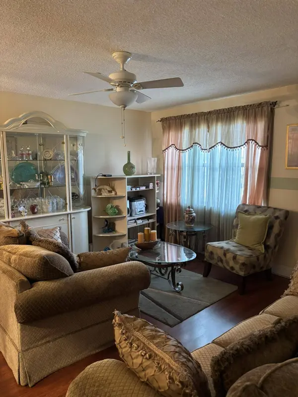 7106 GOLF COLONY CT #201, Lake Worth, FL 33467