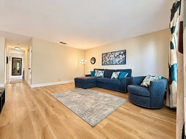 427 Temple Dr, Vacaville, CA 95687-5147