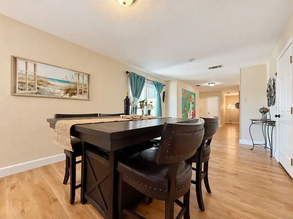 427 Temple Dr, Vacaville, CA 95687-5147