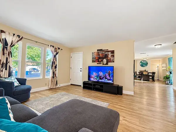 427 Temple Dr, Vacaville, CA 95687-5147
