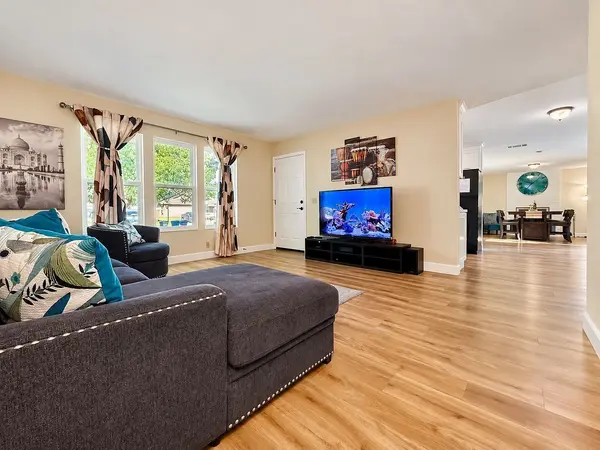 427 Temple Dr, Vacaville, CA 95687-5147