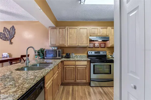 610 KENWICK CIR #205, Casselberry, FL 32707